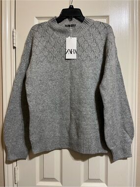 ZARA Light Gray Diamond-Yoke Crewneck Sweater
